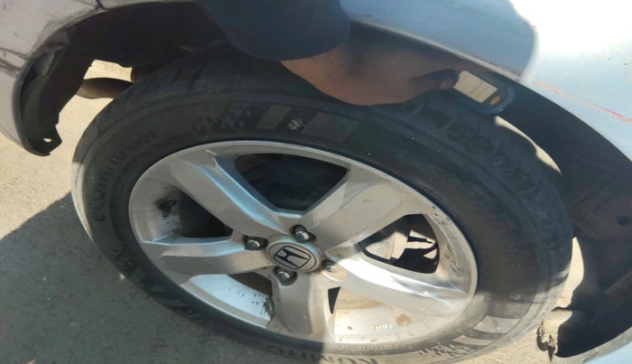 2011 Honda Jazz 1.2L I-VTEC BASE, Petrol, Manual, 1,61,208 km, tyre