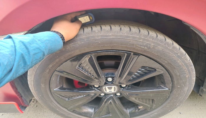 2019 Honda Civic 1.8L I-VTEC ZX CVT, Petrol, Automatic, 24,316 km, tyre