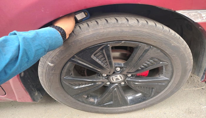 2019 Honda Civic 1.8L I-VTEC ZX CVT, Petrol, Automatic, 24,316 km, tyre