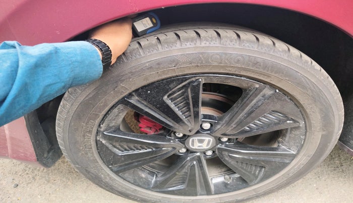 2019 Honda Civic 1.8L I-VTEC ZX CVT, Petrol, Automatic, 24,316 km, tyre