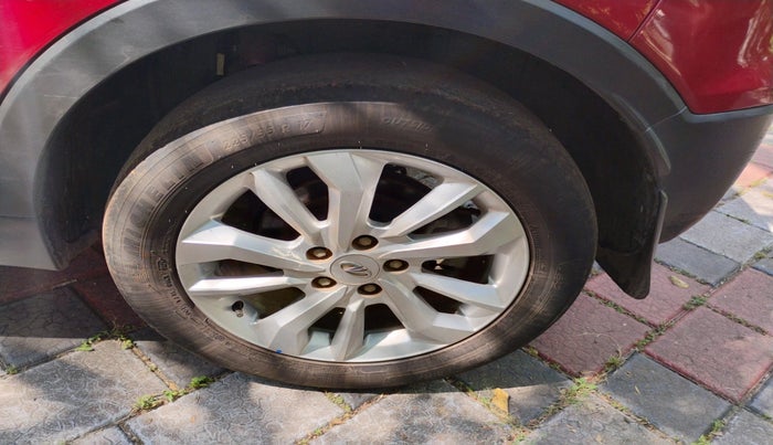 2020 Mahindra XUV300 W8 1.5 DIESEL, Diesel, Manual, 1,06,802 km, tyre