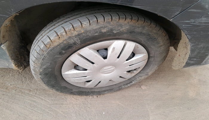 2013 Maruti Alto 800 LXI, Petrol, Manual, 24,413 km, tyre