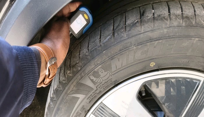 2022 MG ZS EV EXCLUSIVE, Electric, Automatic, 32,411 km, tyre