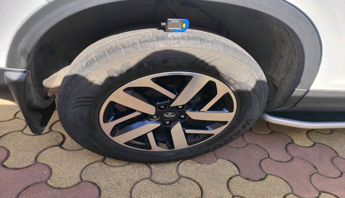 2022 Tata Harrier XZA PLUS 2.0L, Diesel, Automatic, 81,072 km, tyre