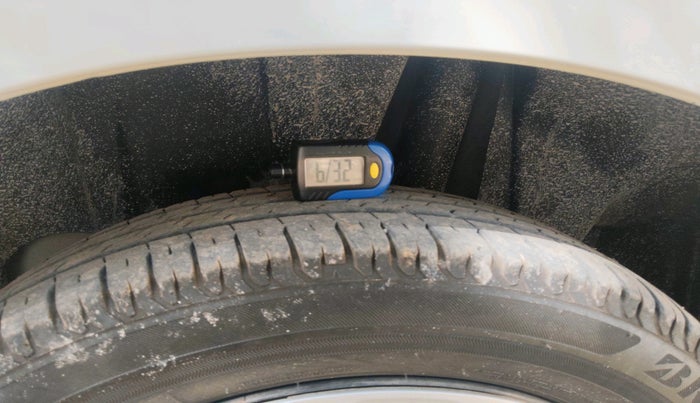 2024 Toyota RUMION S CNG , Petrol, Manual, 28,657 km, tyre