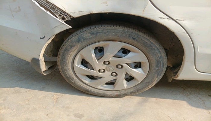 2015 Honda Amaze 1.5L I-DTEC S, Diesel, Manual, 2,20,892 km, tyre