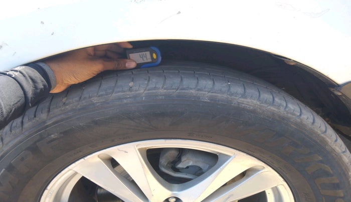 2012 Hyundai Santa Fe 2 WD, Diesel, Manual, 86,669 km, tyre