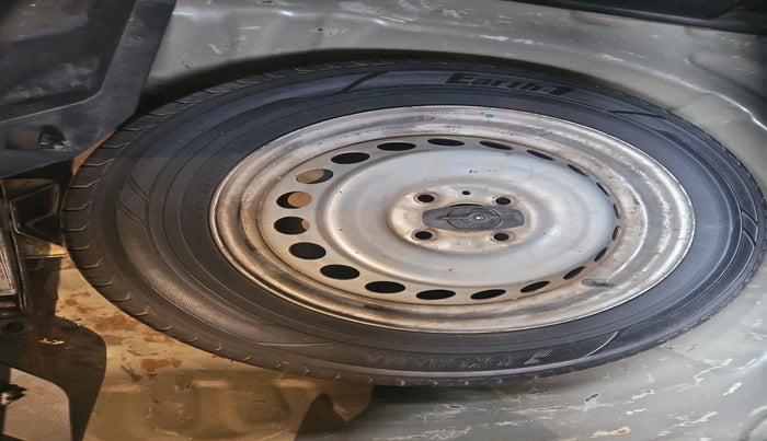 2015 Maruti Baleno SIGMA DIESEL 1.3, Diesel, Manual, 1,19,132 km, tyre