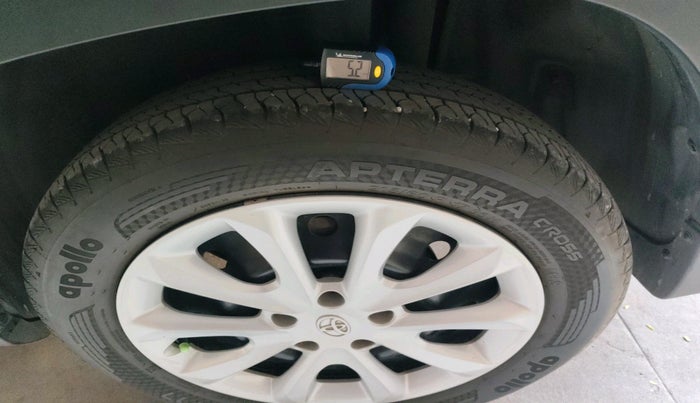 2023 Toyota URBAN CRUISER HYRYDER S NEO DRIVE, Petrol, Manual, 39,553 km, tyre