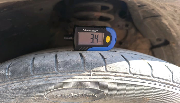 2022 KIA SONET HTK PLUS 1.5, Diesel, Manual, 1,00,670 km, tyre