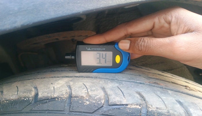 2016 Mahindra Kuv100 K6 6 STR, Petrol, Manual, 48,756 km, tyre