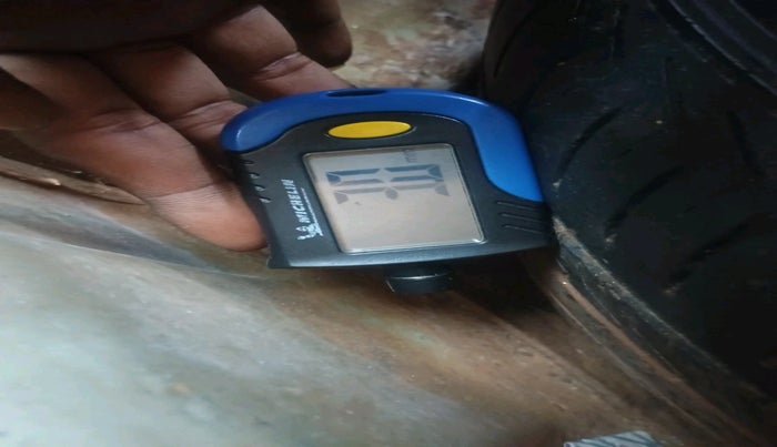 2016 Mahindra Kuv100 K6 6 STR, Petrol, Manual, 48,756 km, tyre