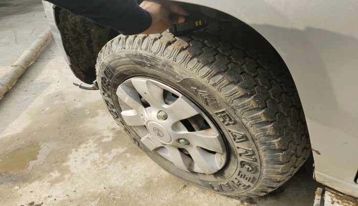 2017 Mahindra TUV300 T4 PLUS, Diesel, Manual, 86,299 km, tyre