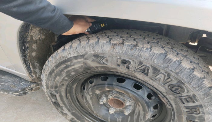 2017 Mahindra TUV300 T4 PLUS, Diesel, Manual, 86,299 km, tyre