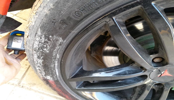 2012 Mercedes Benz C Class C220 CDI ELEGANCE, Diesel, Automatic, 1,18,395 km, tyre