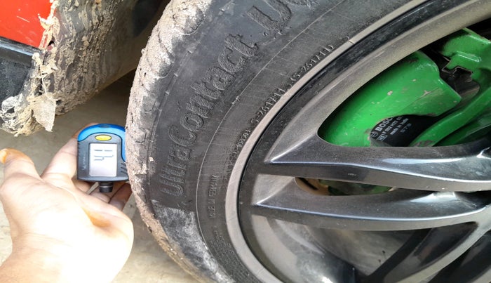 2012 Mercedes Benz C Class C220 CDI ELEGANCE, Diesel, Automatic, 1,18,395 km, tyre