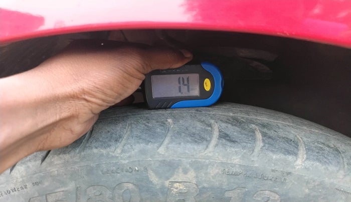 2017 Hyundai Eon ERA +, Petrol, Manual, 37,917 km, tyre