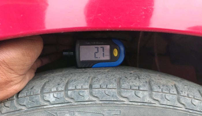 2017 Hyundai Eon ERA +, Petrol, Manual, 37,917 km, tyre