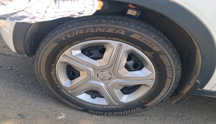 2019 Tata NEXON XMA PETROL, Petrol, Automatic, 51,741 km, tyre