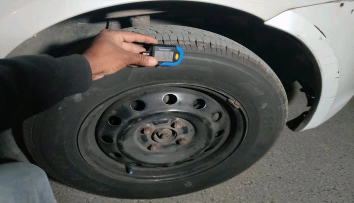 2010 Maruti Swift Dzire VXI, Petrol, Manual, 93,331 km, tyre