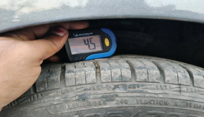 2014 Hyundai Grand i10 MAGNA 1.1 CRDI, Diesel, Manual, 1,37,760 km, tyre