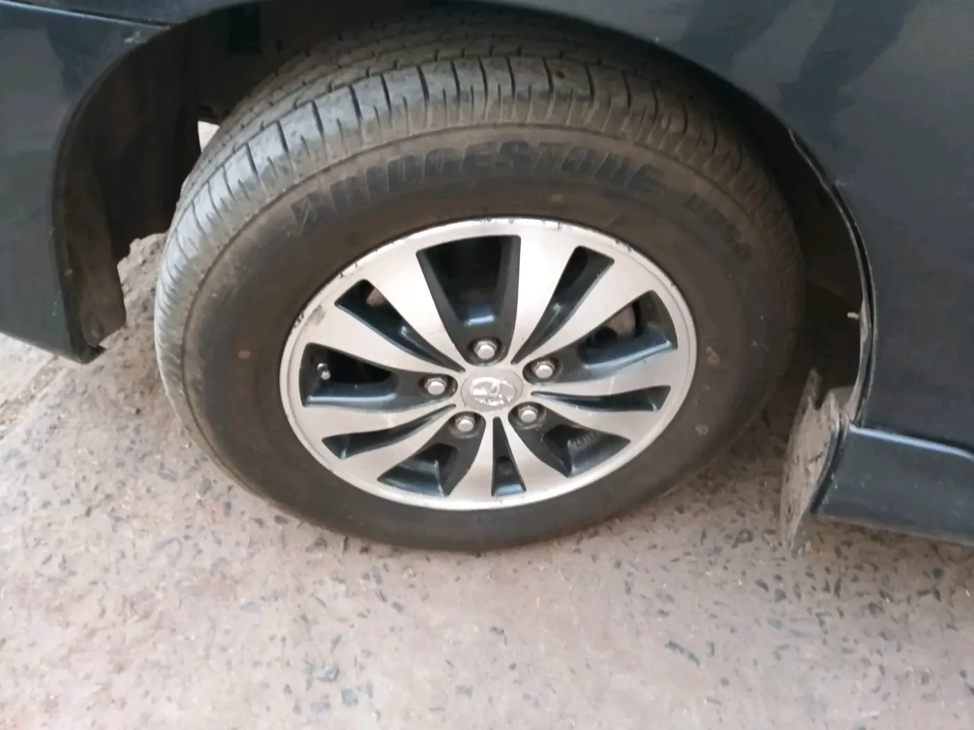 2015 Toyota Innova 2.5 VX 7 STR, Diesel, Manual, 1,81,000 km, tyre