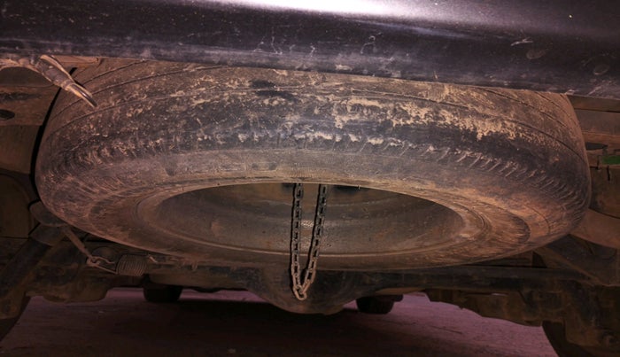 2015 Toyota Innova 2.5 VX 7 STR, Diesel, Manual, 1,81,000 km, tyre