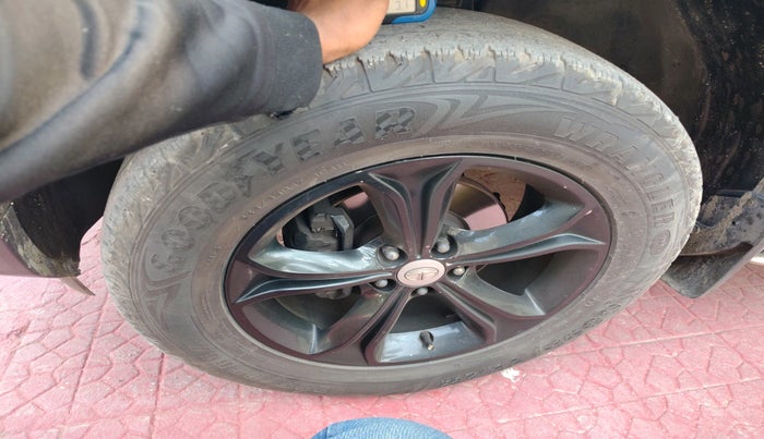 2019 Tata Harrier XZ 2.0L, Diesel, Manual, 38,257 km, tyre