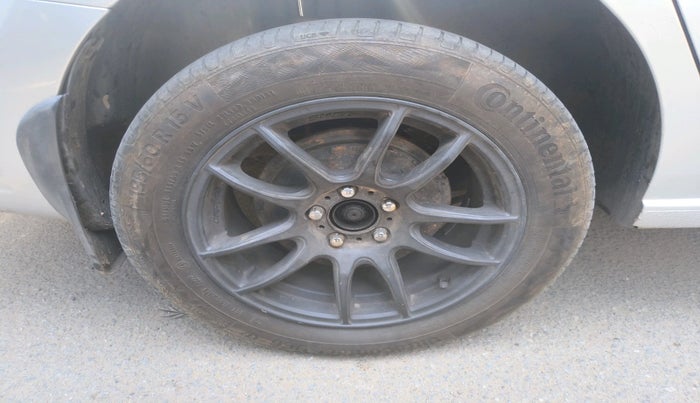 2012 Skoda Rapid AMBITION 1.6 TDI CR MT, Diesel, Manual, 1,57,767 km, tyre