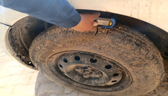 2013 Maruti Swift Dzire VDI, Diesel, Manual, 62,136 km, tyre