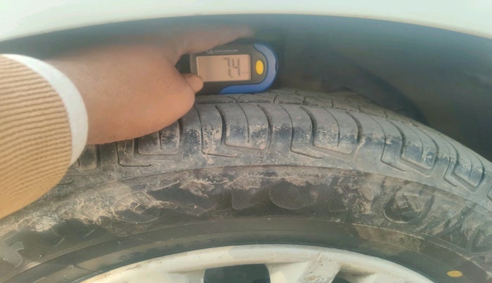 2018 Maruti Dzire VDI, Diesel, Manual, 79,879 km, tyre