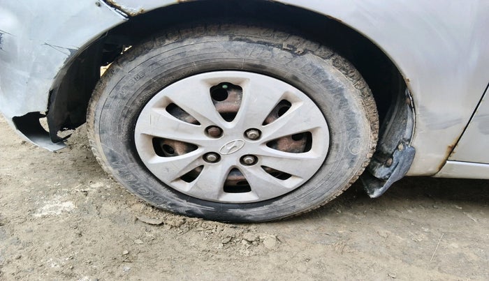 2011 Hyundai i10 MAGNA 1.2, Petrol, Manual, 1,17,222 km, tyre