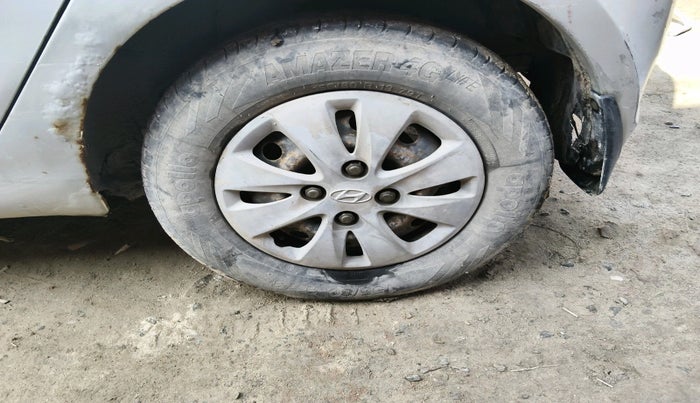 2011 Hyundai i10 MAGNA 1.2, Petrol, Manual, 1,17,222 km, tyre