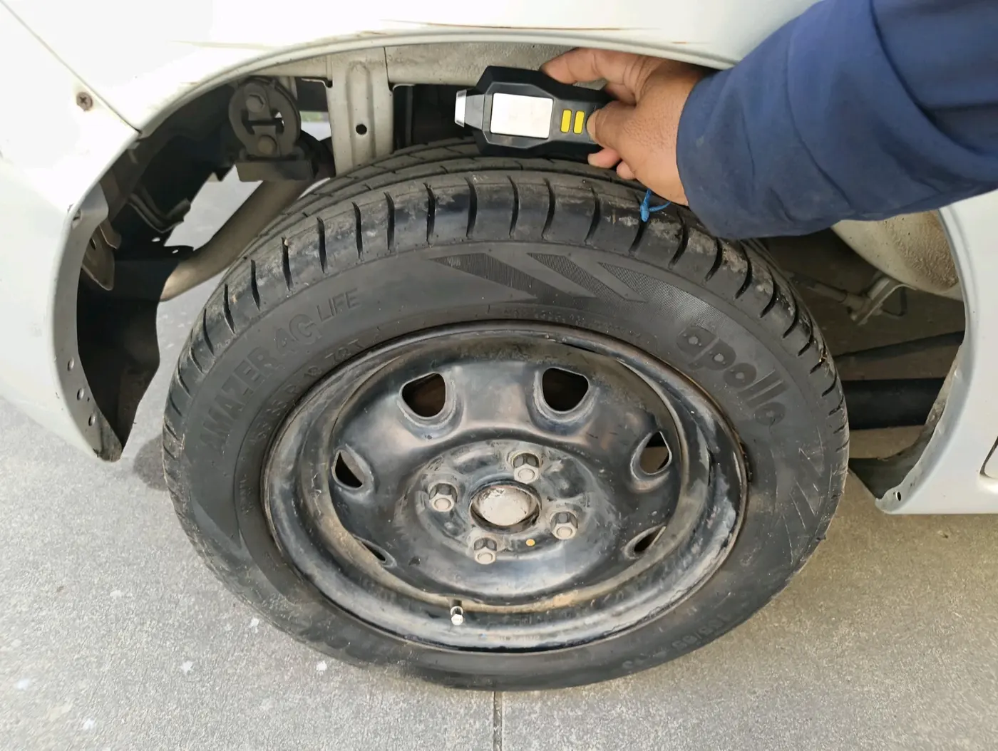 2011 Maruti Zen Estilo VXI, Petrol, Manual, 58,890 km, tyre