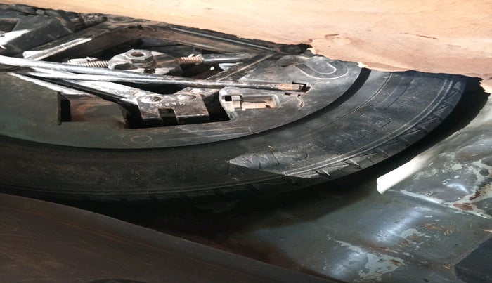 2012 Hyundai i10 MAGNA 1.2, Petrol, Manual, 80,491 km, tyre