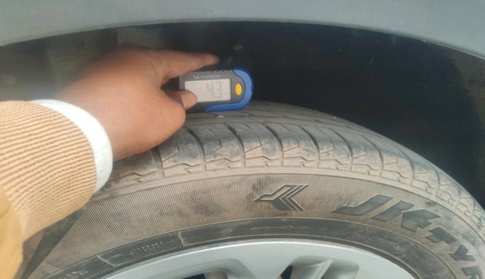 2024 KIA CARENS Premium (O) 1.5 Petrol 7 STR, Petrol, Manual, 26,036 km, tyre