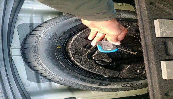 2017 Hyundai Creta SX PLUS 1.6 PETROL, Petrol, Manual, 51,009 km, tyre