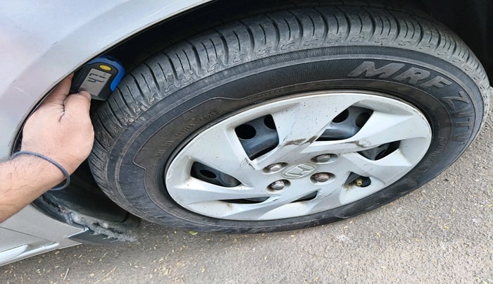 2014 Honda Amaze 1.5L I-DTEC S, Diesel, Manual, 1,01,148 km, tyre