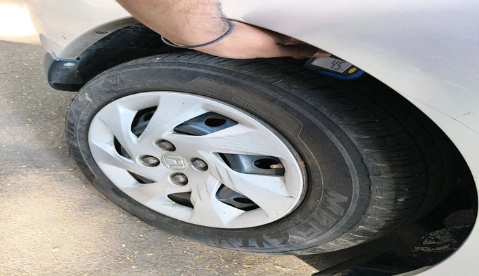 2014 Honda Amaze 1.5L I-DTEC S, Diesel, Manual, 1,01,148 km, tyre