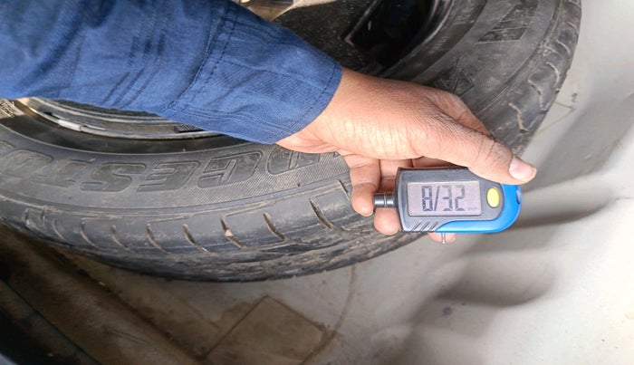 2017 Maruti S Cross ALPHA 1.3, Diesel, Manual, 1,42,243 km, tyre