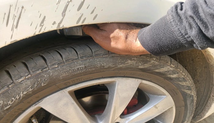 2012 Hyundai Verna FLUIDIC 1.6 CRDI SX, Diesel, Manual, 1,55,731 km, tyre