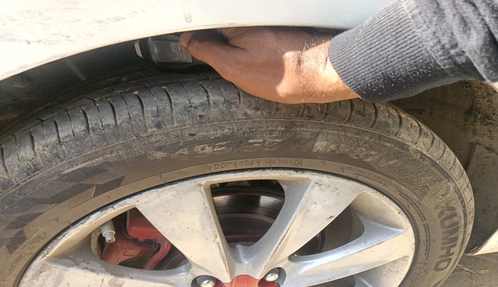 2012 Hyundai Verna FLUIDIC 1.6 CRDI SX, Diesel, Manual, 1,55,731 km, tyre