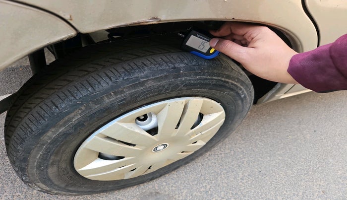 2011 Maruti Alto LXI, Petrol, Manual, 74,508 km, tyre