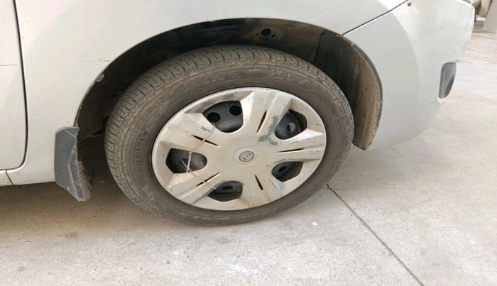 2013 Maruti Wagon R 1.0 VXI, Petrol, Manual, 1,30,933 km, tyre