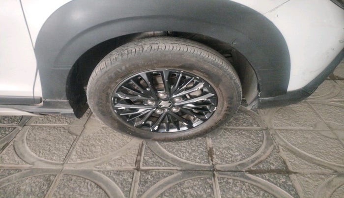 2020 Maruti XL6 ALPHA AT, Petrol, Automatic, 94,576 km, tyre