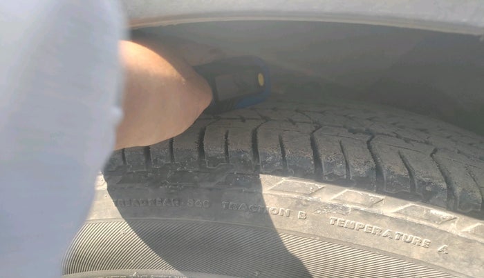 2021 Mahindra XUV500 W9, Diesel, Manual, 76,774 km, tyre