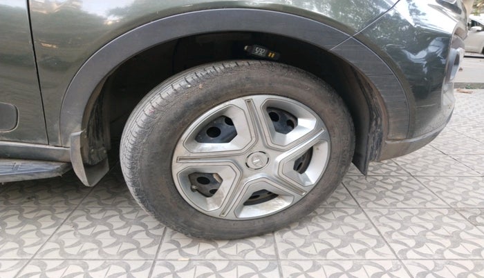 2022 Tata NEXON XMA SUNROOF PETROL, Petrol, Automatic, 29,259 km, tyre