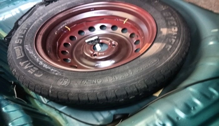 2023 Renault Kwid CLIMBER AMT 1.0, Petrol, Automatic, 5,072 km, tyre