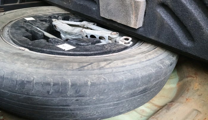 2015 Hyundai Creta SX 1.6 DIESEL, Diesel, Manual, 1,85,216 km, tyre