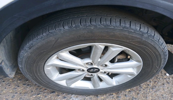 2015 Hyundai Creta SX 1.6 DIESEL, Diesel, Manual, 1,85,216 km, tyre